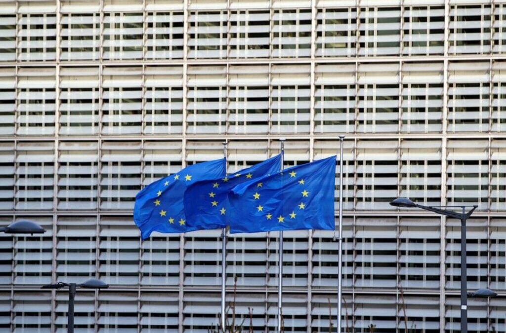 Bruxelas apela para ação de Estados-membros para evitar surtos no outono e inverno
