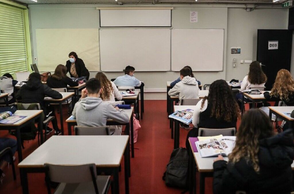 Madeira teve 1.631 casos positivos entre os zero e os 17 anos