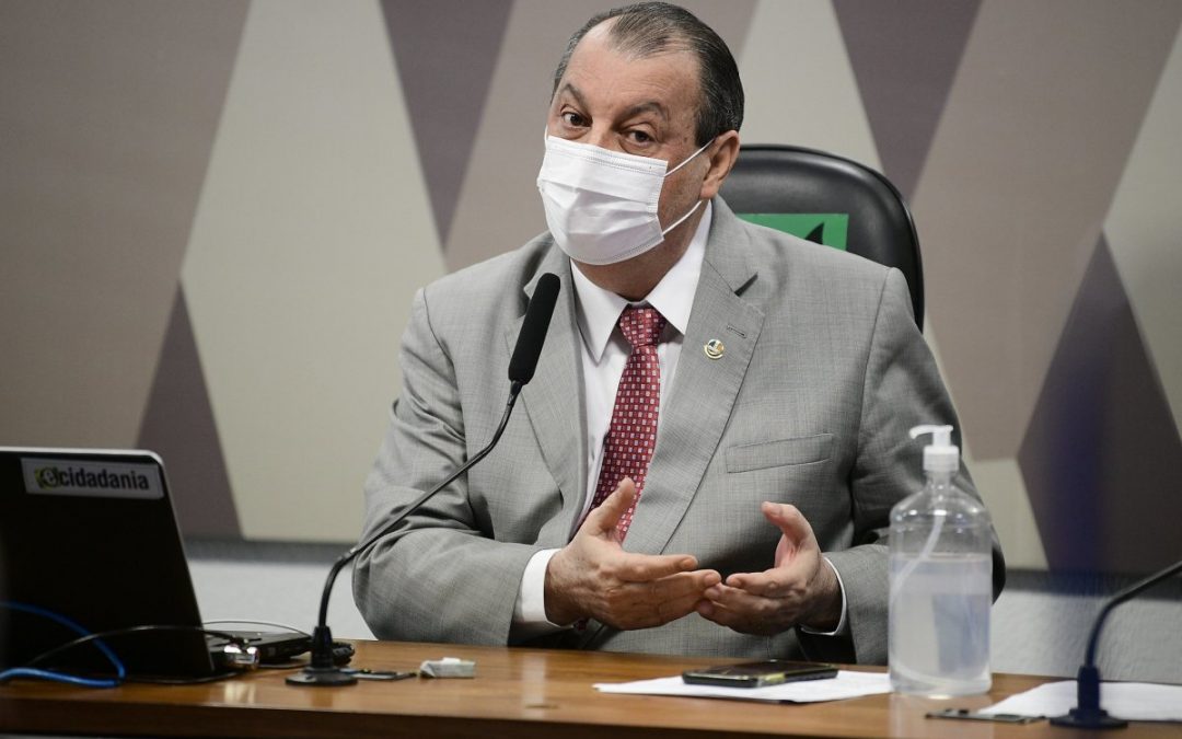 Senador advertido por Forças Armadas do Brasil após citar corrupção de militares na Saúde