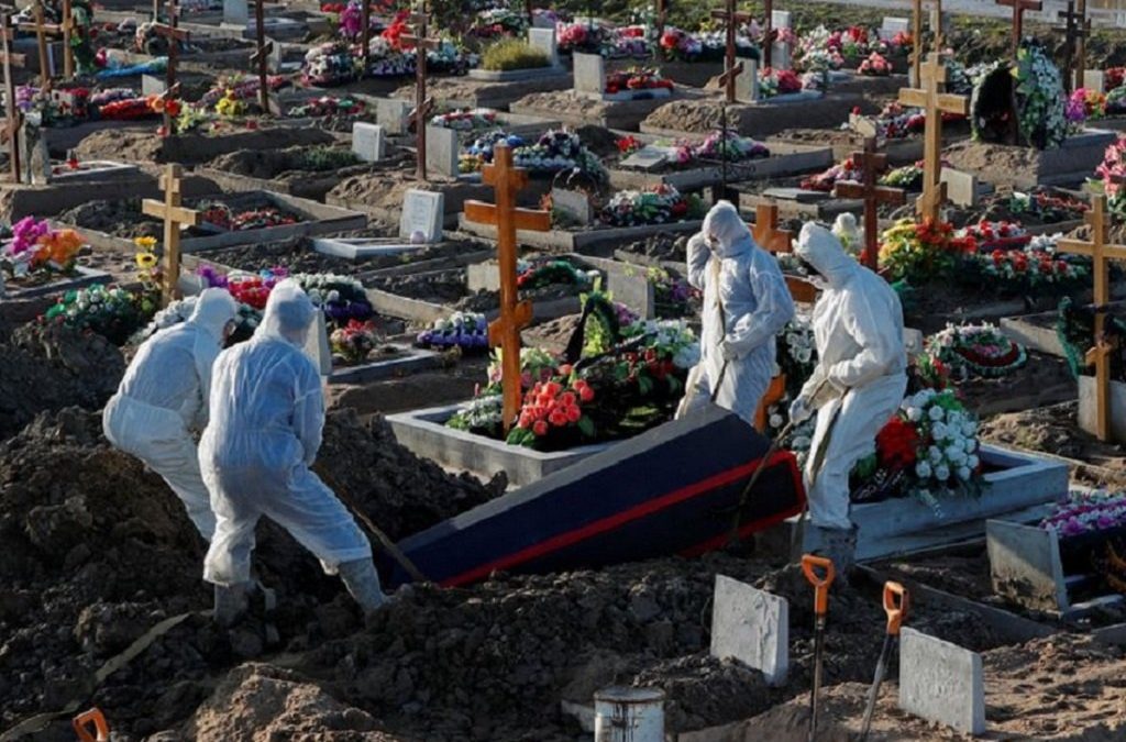 Rússia ultrapassa as 900 mortes diárias pela primeira vez