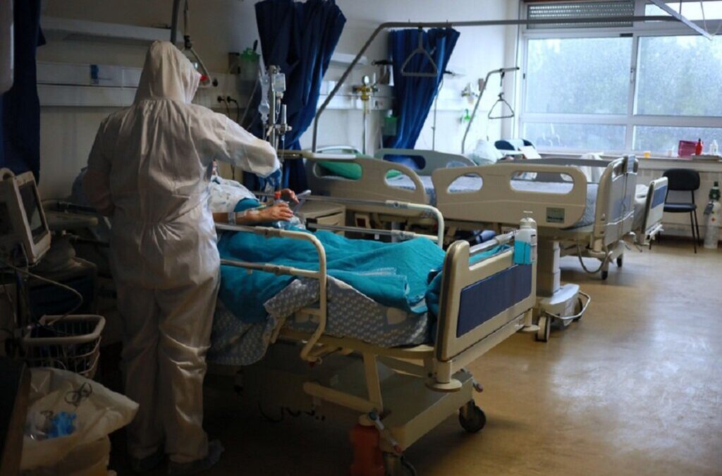 Ocupação de cuidados intensivos atinge 55% do limite crítico de 245 camas