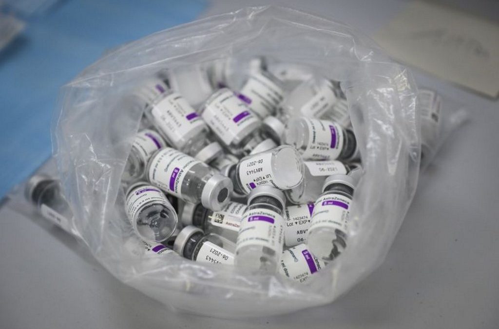 Portugal entrega 110 mil doses da vacina Astrazeneca a Moçambique