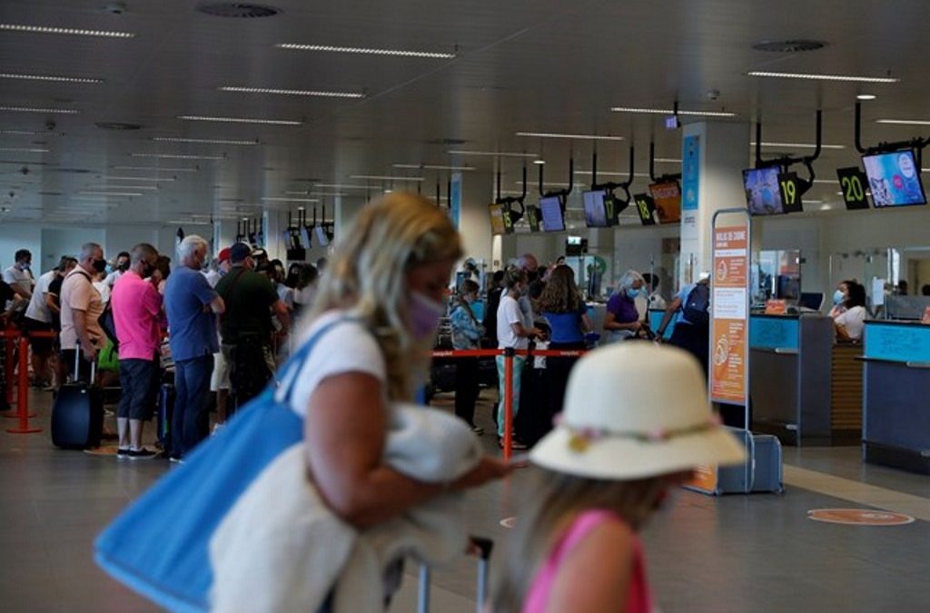 Governo francês não vai impedir férias em Portugal, mas pede prudência