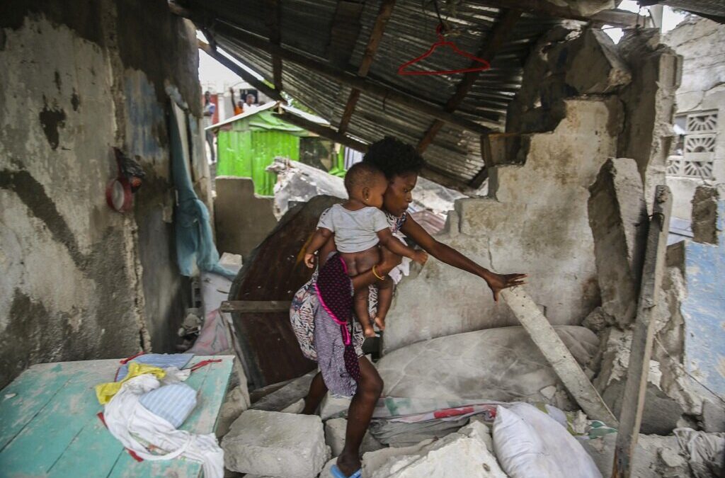 Balanço do sismo no Haiti aumenta para 1.297 mortos