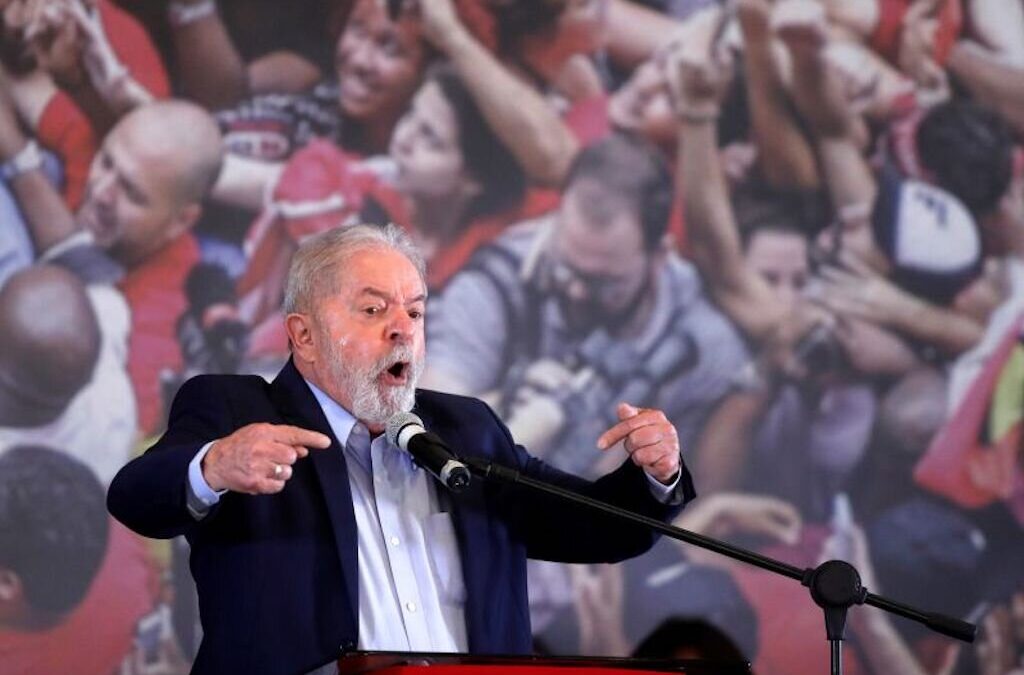 Lula da Silva diz que Brasil não merece ser governado por “um genocida”