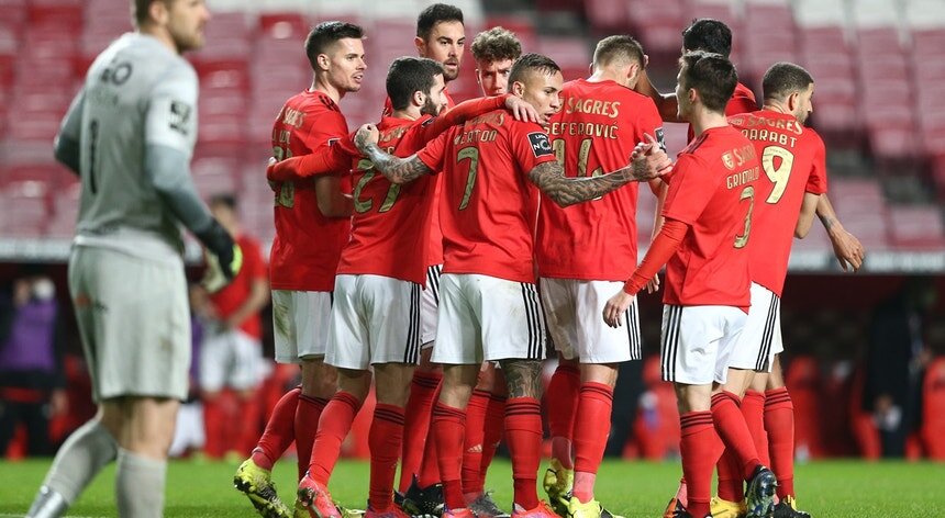 Vlachodimos e Vertonghen aumentam lote de infetados no Benfica