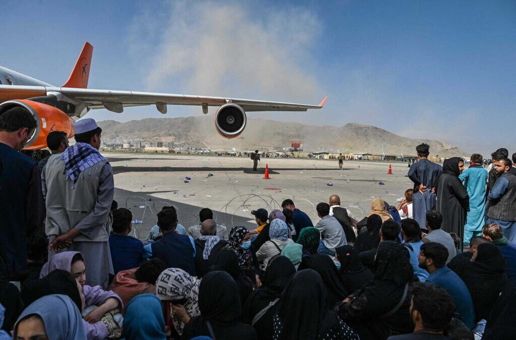 Explosão junto a aeroporto de Cabul