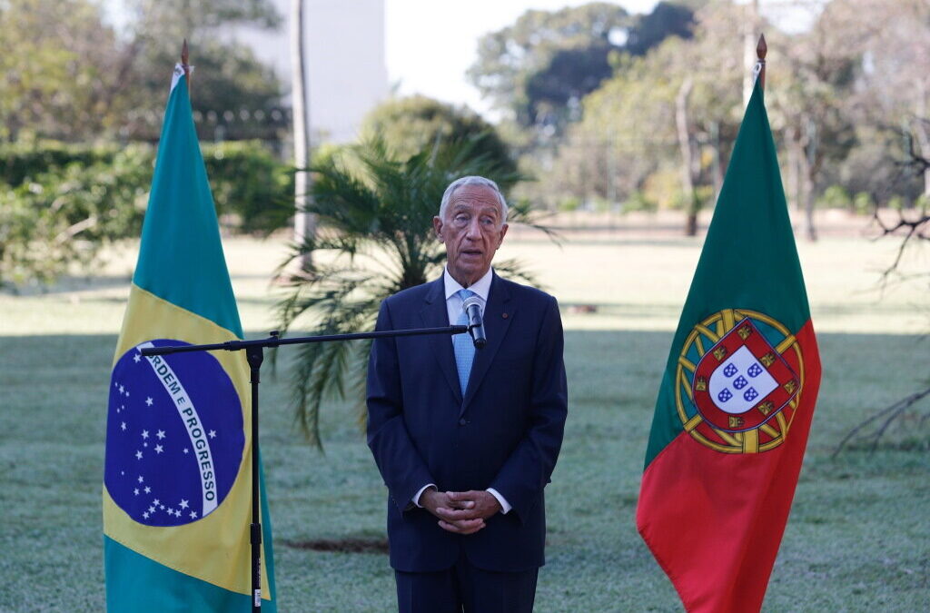 Marcelo diz que vacinação de crianças deve ter “naturalmente” intervenção médica