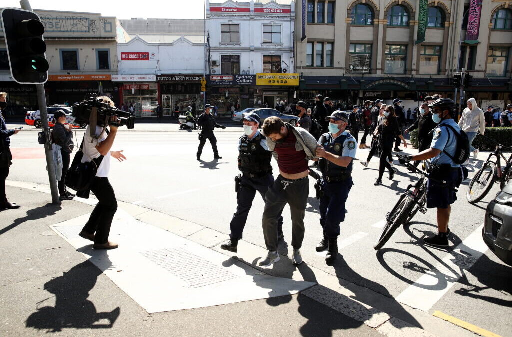 Pelo menos 135 detidos em protestos contra confinamento na Austrália