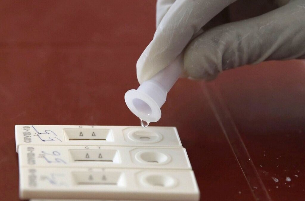 Testes e vacinas vão continuar isentos de IVA em 2022
