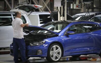 Autoeuropa retoma produção mas continua a falta de componentes devido à Covid-19