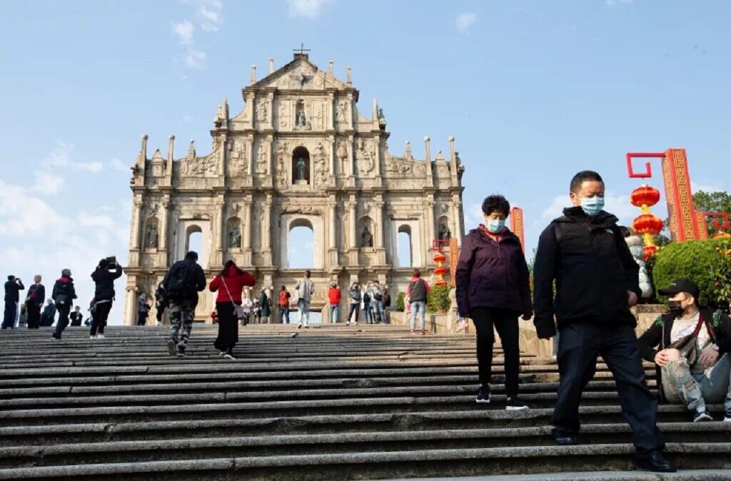 Macau quer população a desinfetar correio e a receber menos embalagens