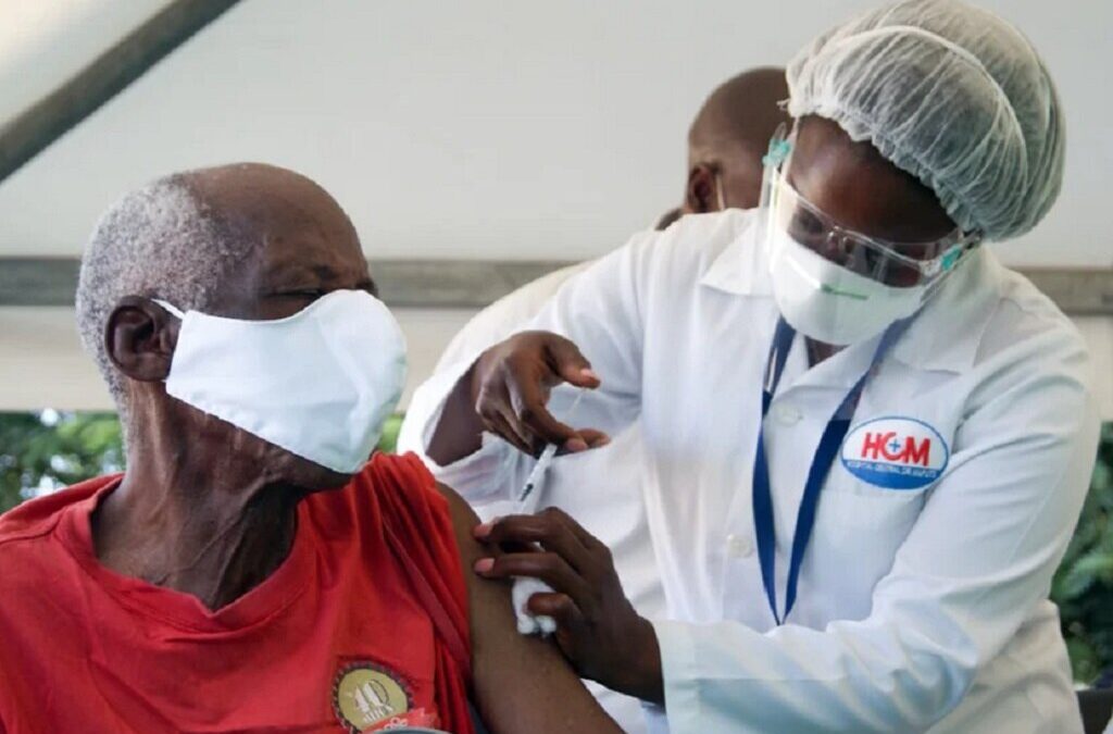 Objetivo de vacinar 17 milhões em Moçambique é improvável