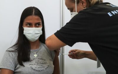 Mais de 84% dos jovens dos 12 aos 17 anos com pelo menos uma dose da vacina