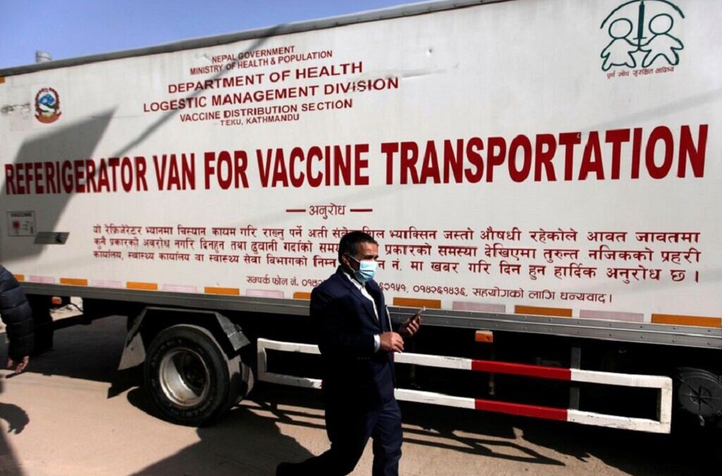Índia vai retomar exportações de vacinas em outubro