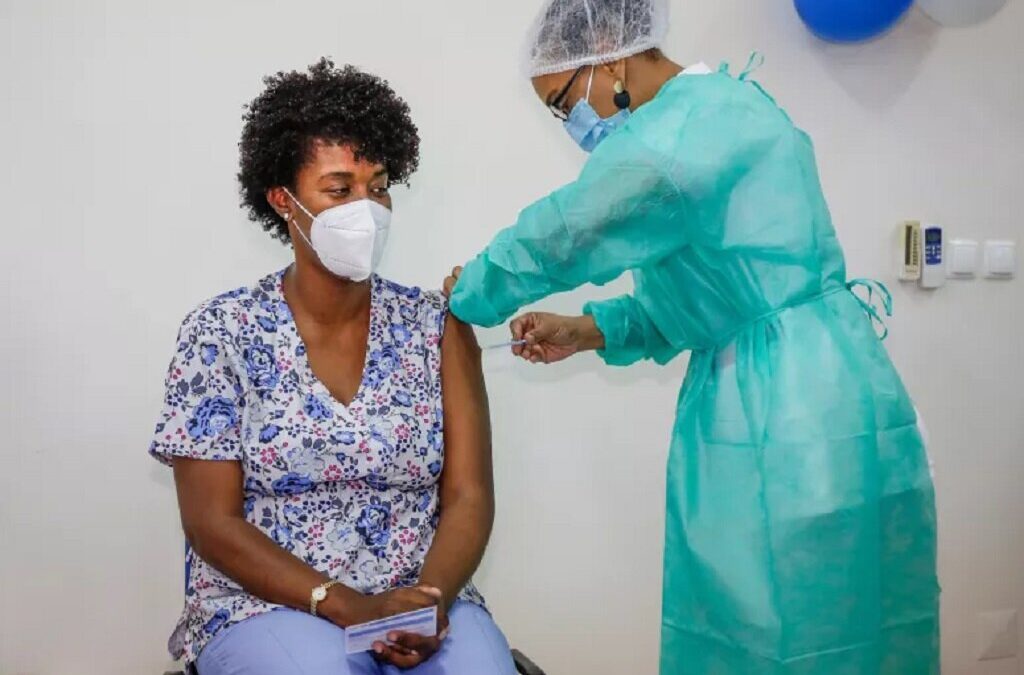 Cabo Verde passa a exigir dose de reforço para reconhecer vacinação completa