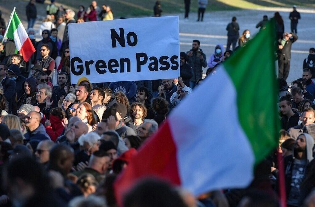 Polícia italiana dispersa protesto contra passaporte sanitário em Trieste
