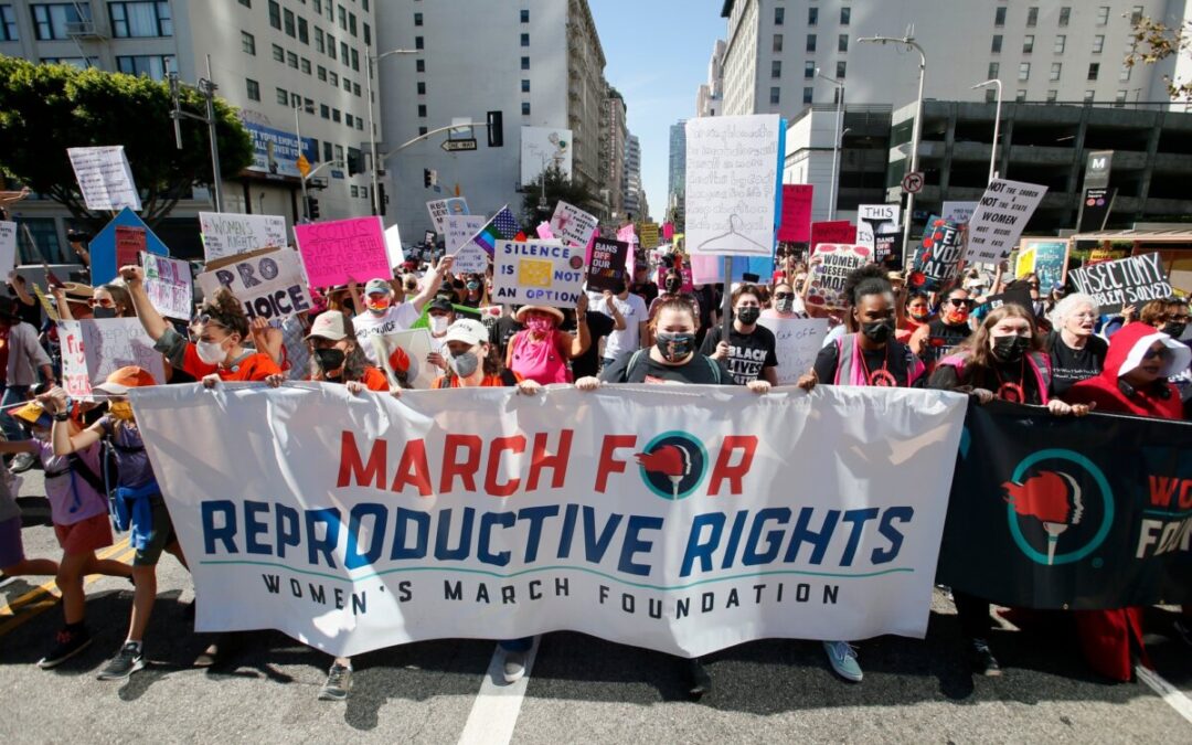 Milhares desfilam em Los Angeles pelo direito ao aborto