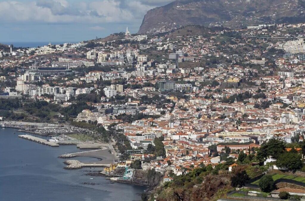 Uso de máscara na rua deixa de ser obrigatório na Madeira a partir de hoje