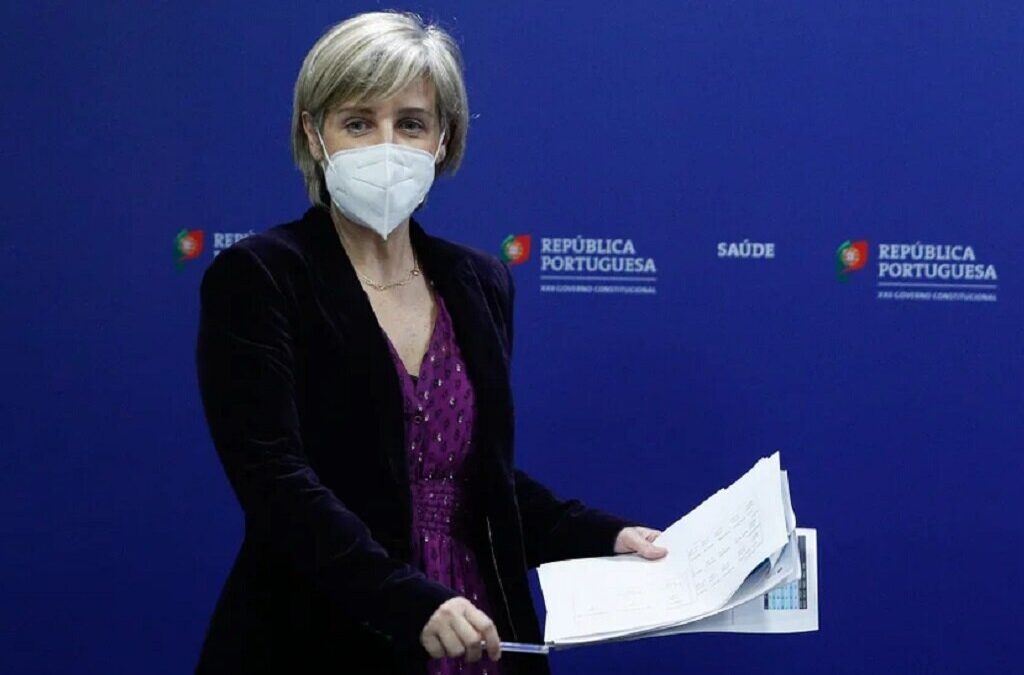 Câmara de Lisboa diz que ministra da Saúde tem de “pôr ordem” na vacinação