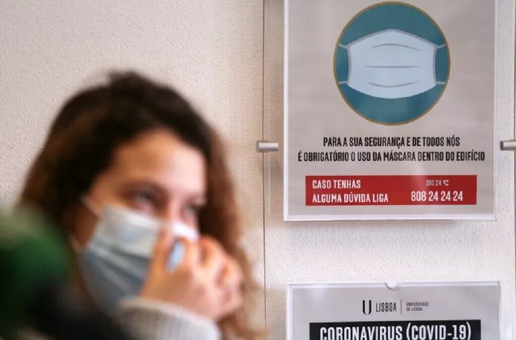 Portugal este domingo com 2.897novos casos confirmados de infeção pelo coronavírus SARS-CoV-2