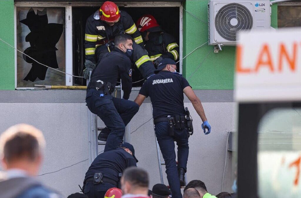 Balanço revisto para sete mortos em incêndio num hospital na Roménia