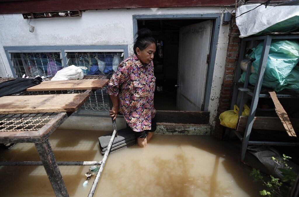 Cerca de um milhão de pessoas atingidas pelas inundações na Tailândia