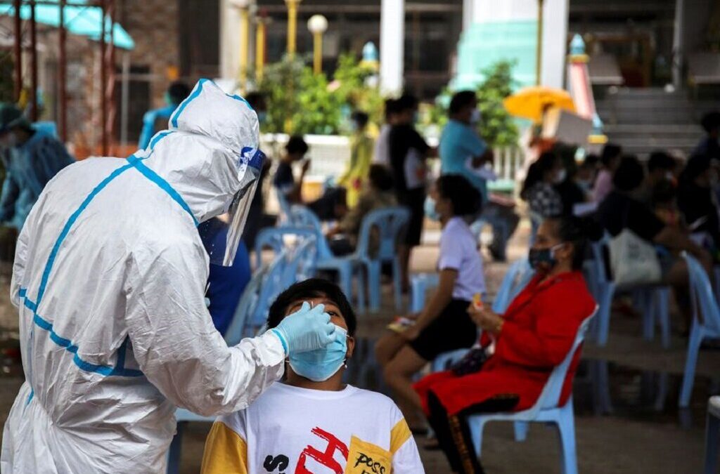 Pandemia fez até hoje 4.910.200 mortos em todo o mundo