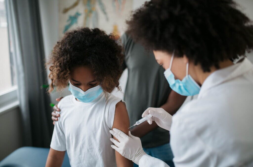 Agência Europeia do Medicamento avalia administração de vacina da Pfizer a crianças entre 5 e 11 anos