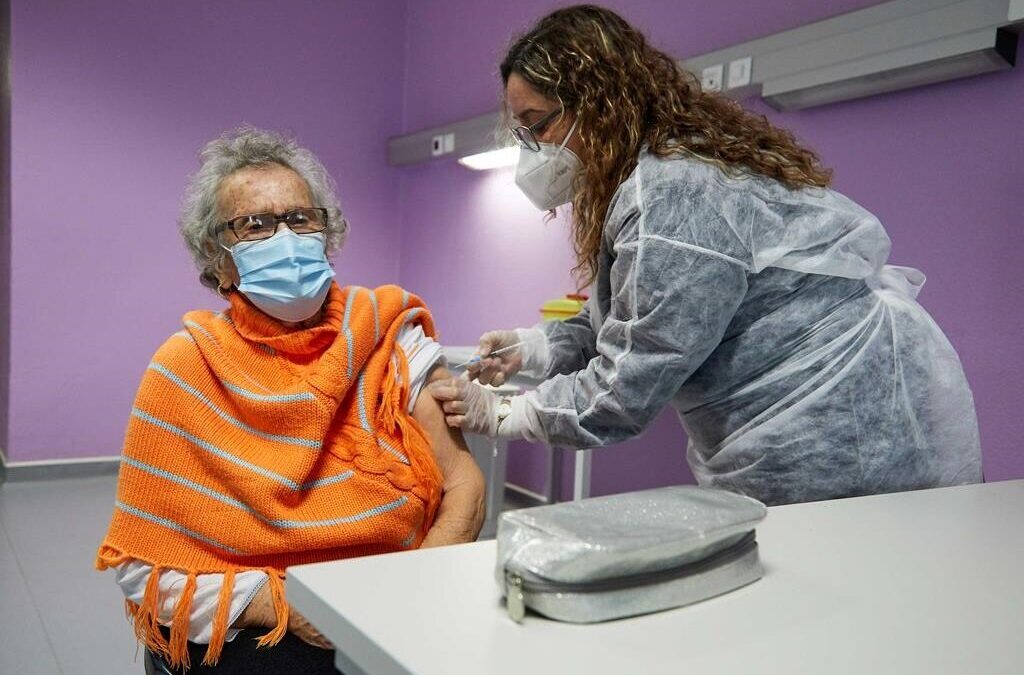 Incidência de novas infeções nos mais idosos com tendência crescente em Portugal