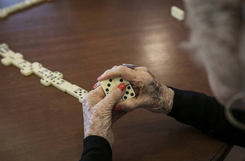 Investigadores portugueses descobrem solução para atenuar progressão do Alzheimer