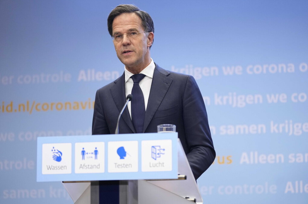 Primeiro-ministro holandês reforça restrições para travar subida de infeções