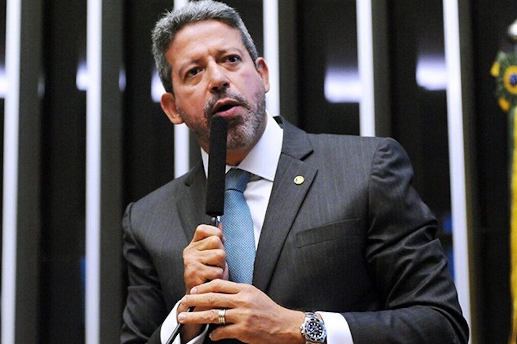 Líder da Câmara dos Deputados brasileira defende semipresidencialismo português no Brasil