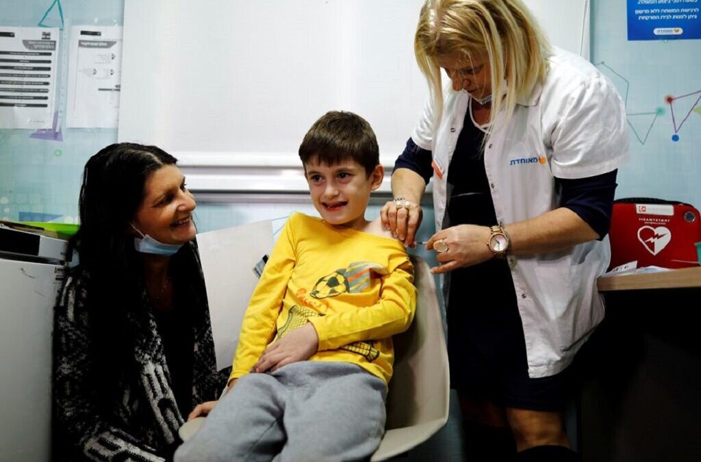 Israel começou a vacinar crianças dos 5 aos 11 anos