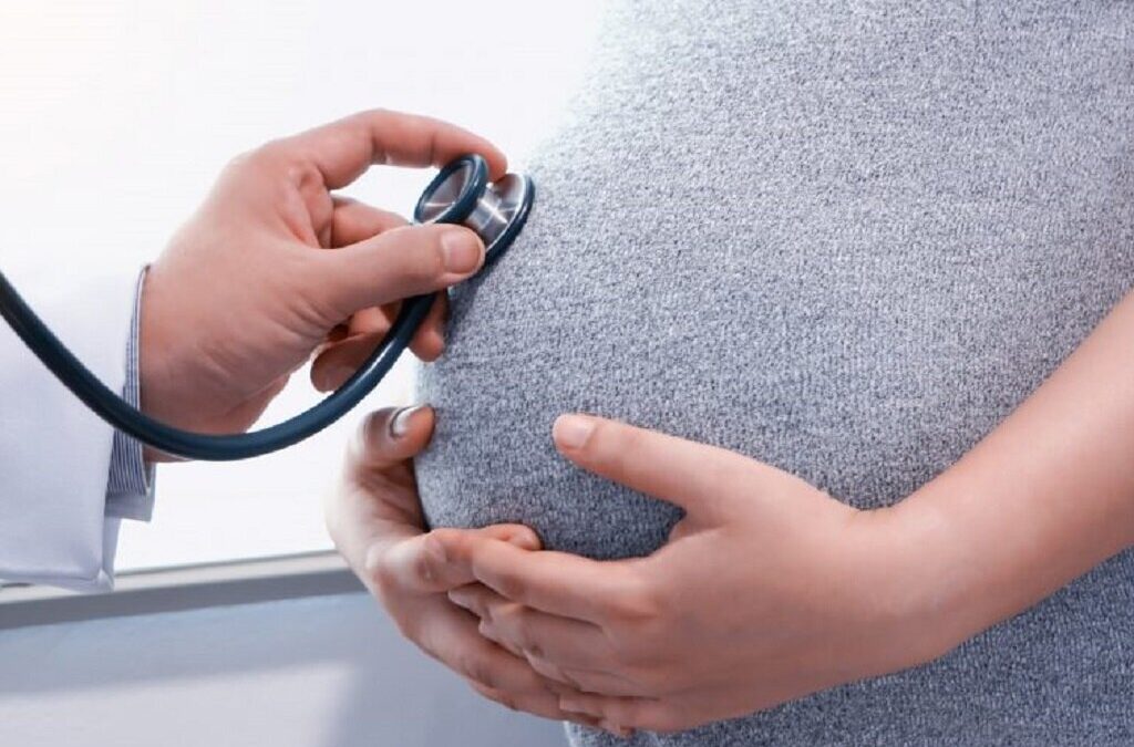 GAT diz que há centros de saúde a recusar assistir grávidas sem número de utente