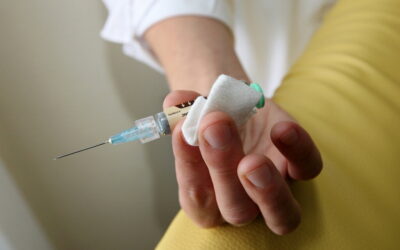 Estudo conclui que vacinação contra HPV aos 12-13 anos baixa taxas de cancro cervical em 87%