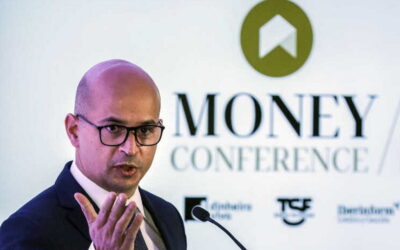 Ministro afirma que crise não tem origem financeira ou orçamental
