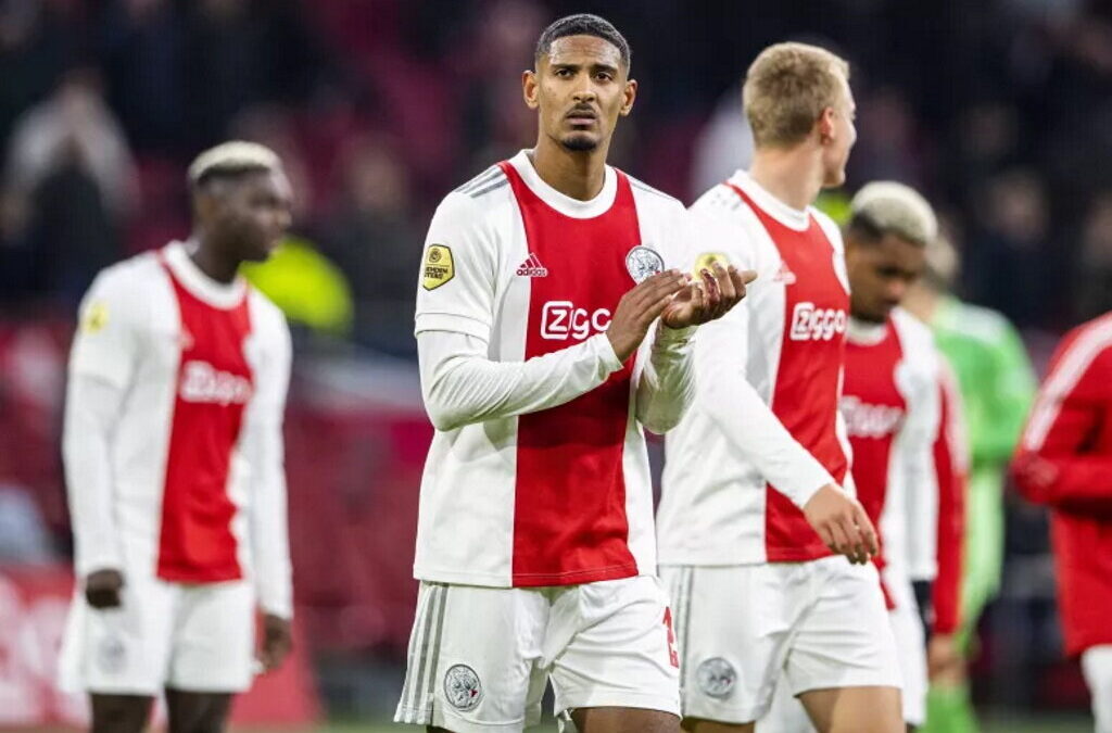 Ajax suspende venda de bilhetes para jogo da ‘Champions’ com Sporting devido ao confinamento