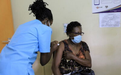 Dois países africanos já estão a dar terceira dose, 90% da população ainda não recebeu a 1.ª