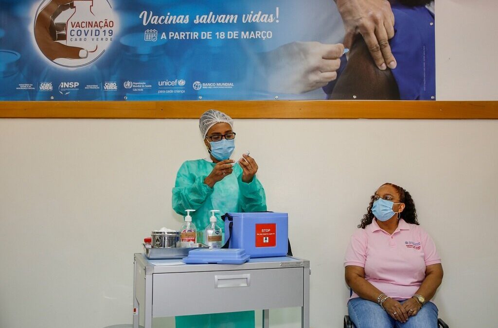 Cabo Verde recomenda quarta dose de vacina devido ao aumento de casos