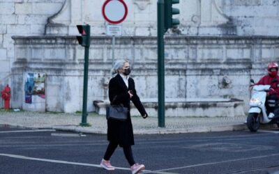 Mais 3.879 casos e 13 mortes nas últimas 24 horas em Portugal