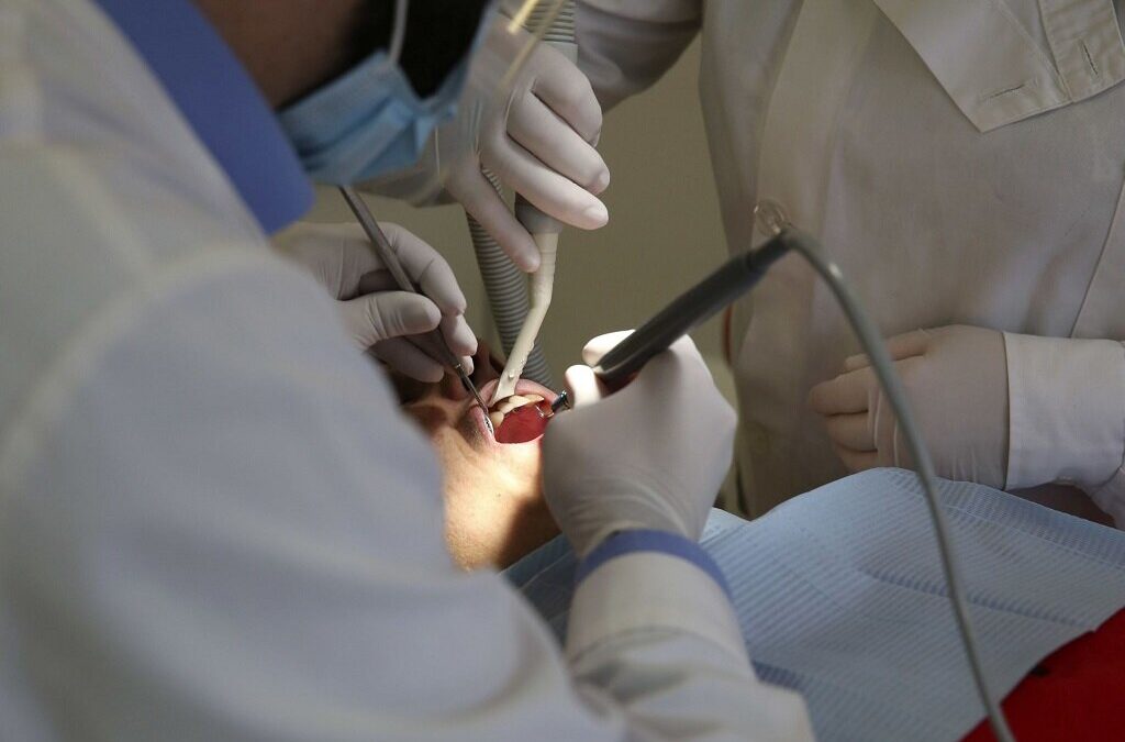 Grupo de peritos tem até maio para relançar acesso aos cuidados de saúde oral