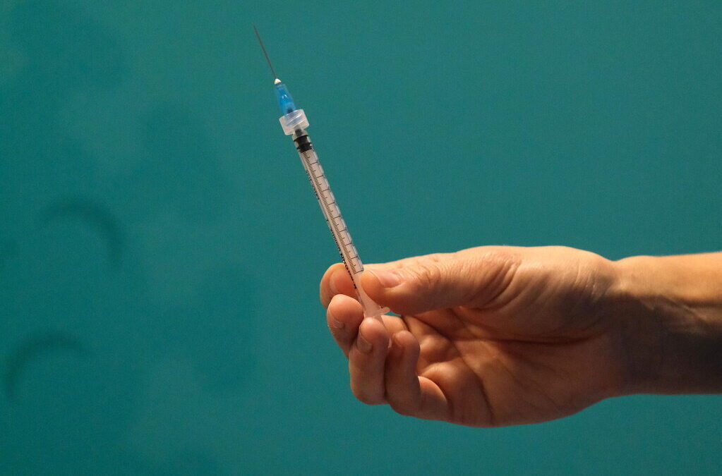 Mais de dois milhões de vacinados contra gripe e mais de 1,4 com reforço contra a Covid-19