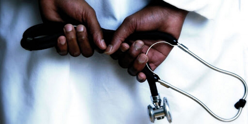 Médicos do maior hospital moçambicano ameaçam abandonar horas-extra a partir de novembro