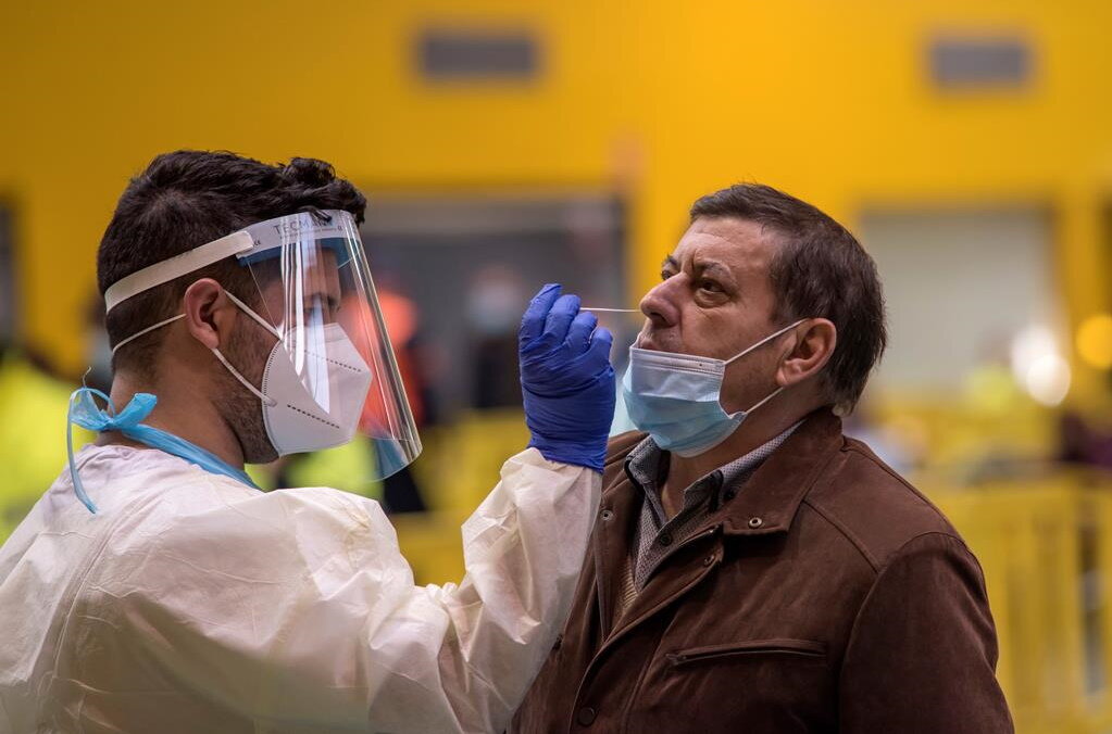 Hospitais do Médio Tejo abrem laboratórios à população para realização de testes