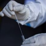 Farmácias voltam a fazer testes gratuitos à covid-19 desde que sejam prescritos