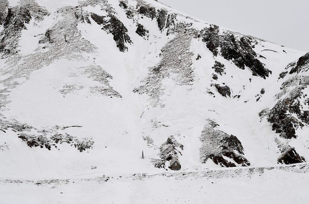 Mortes em avalanches nos Alpes austríacos sobem para nove