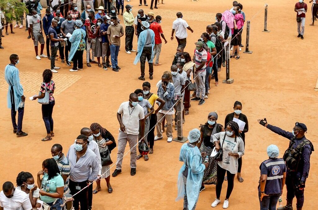 Angola vai deixar de exigir testes negativos e passar a exigir certificado de vacina