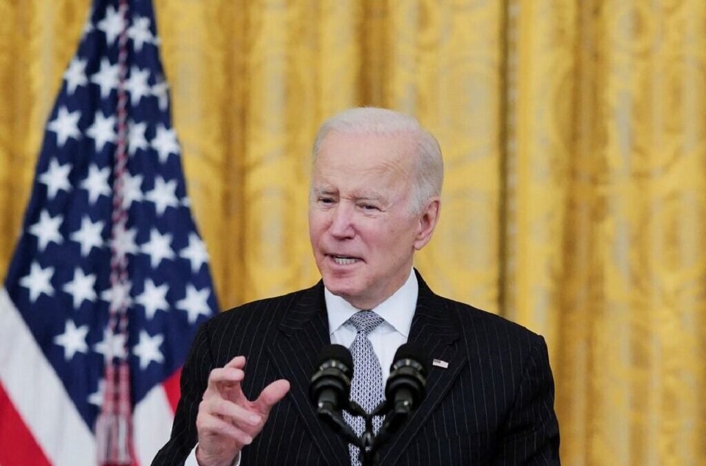 Biden compromete-se a reduzir a taxa de mortalidade por cancro para metade em 25 anos