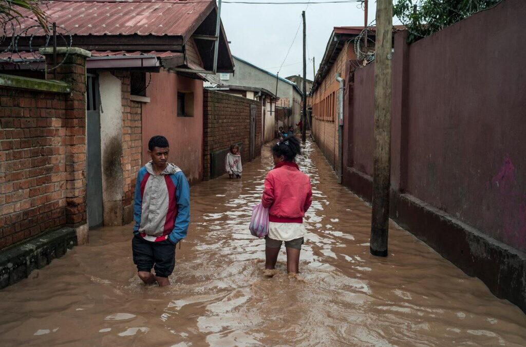 Ciclone provoca pelo menos vinte mortos e 52 mil deslocados em Madagáscar